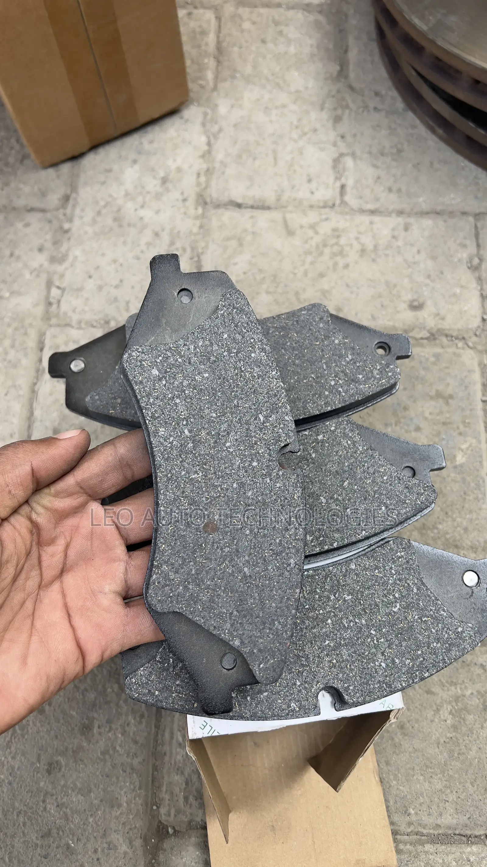 Front Brake Pads for Land Rover Discovery 4