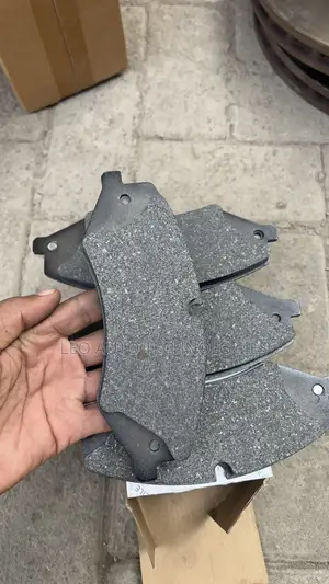 Front Brake Pads for Land Rover Discovery 4