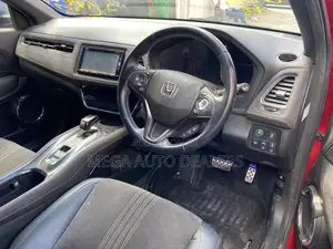 Honda Vezel 2019 Red