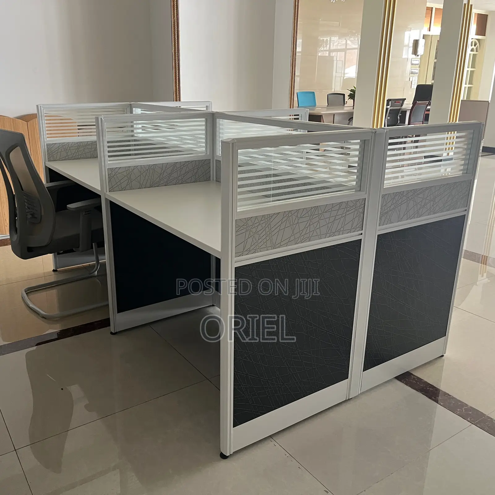 Office Workstation : Modern 4-Way Office Workstation