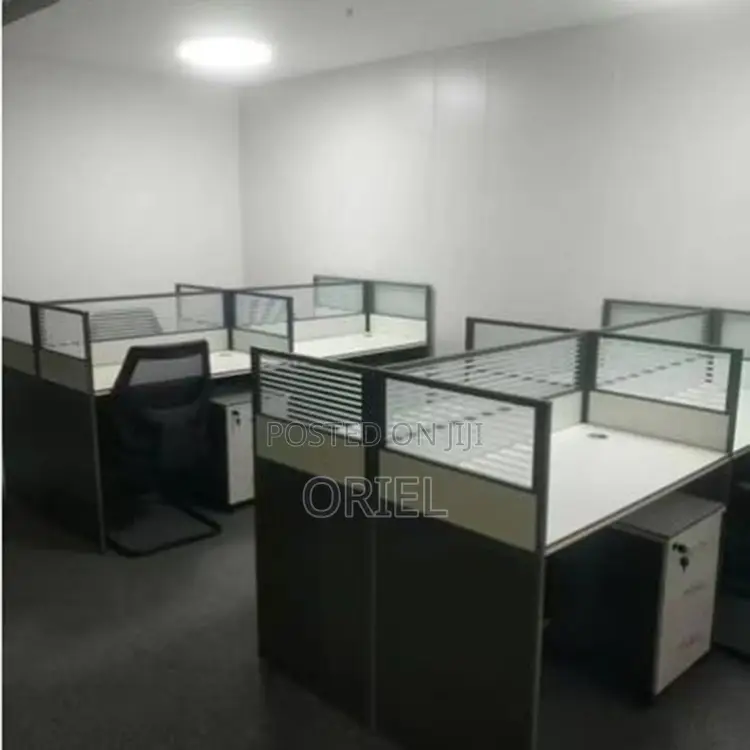 Office Workstation : Modern 4-Way Office Workstation