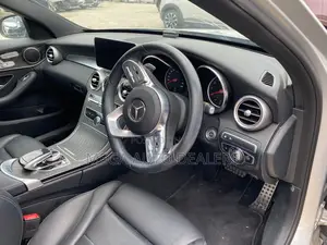 Mercedes-Benz C180 2019 Silver