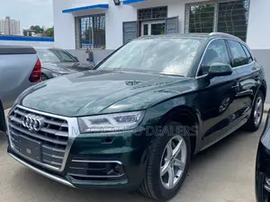 Audi Q5 2018 Green