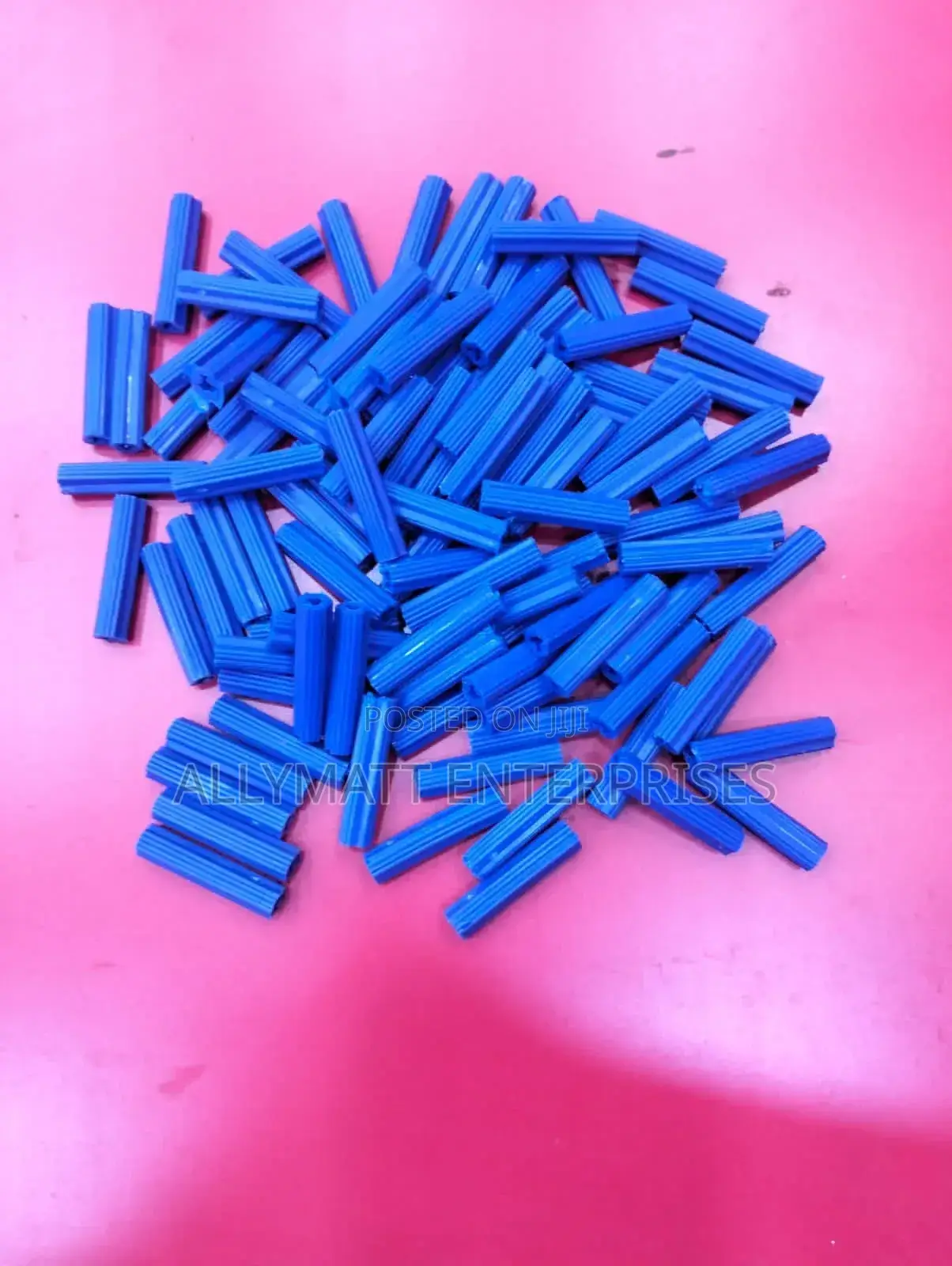 Blue 8mm Wall Plug