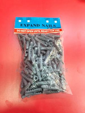 8mm Wall Plug - thumbnail 2