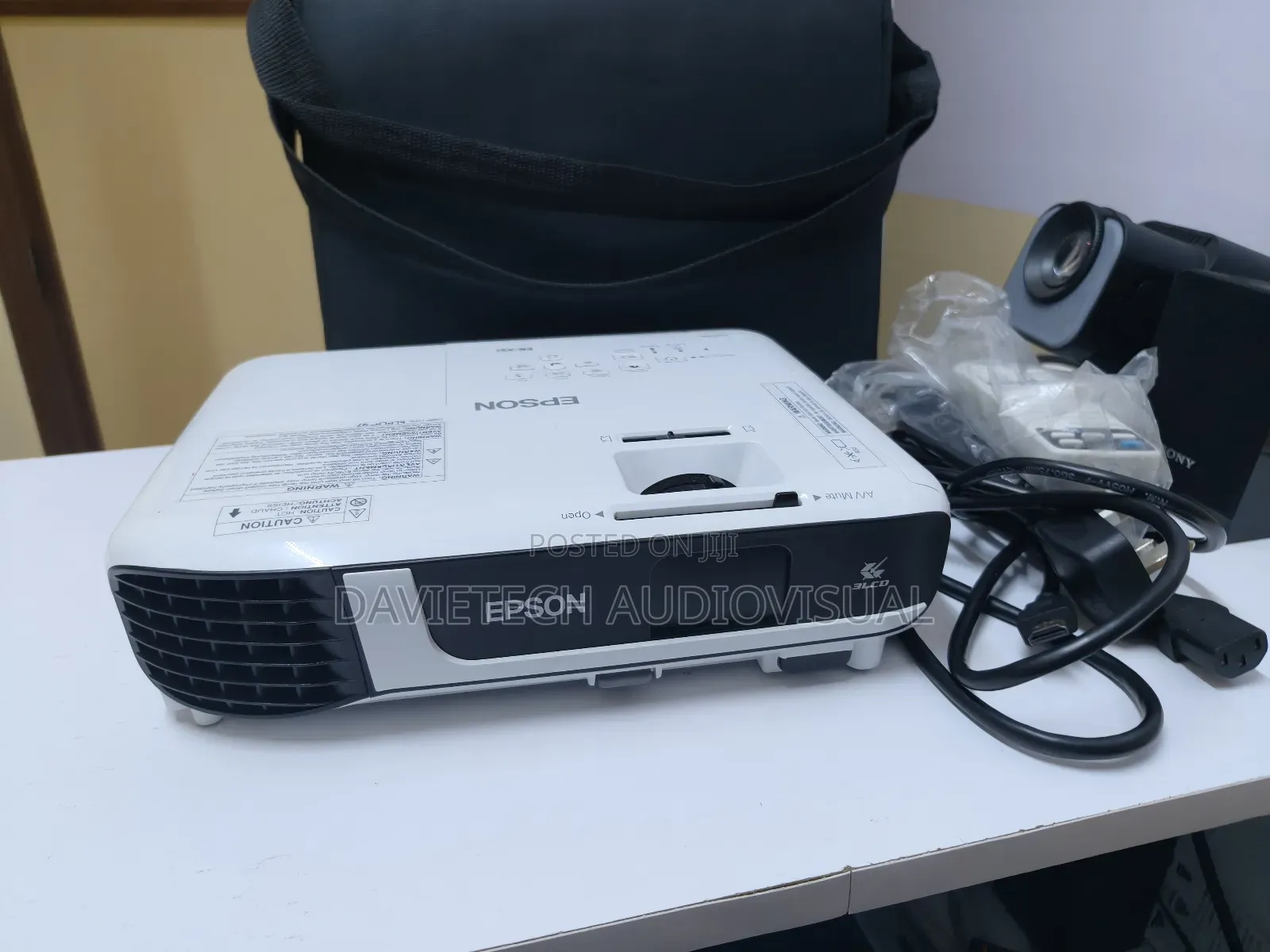 --Eb X51 Epson Projector, 3800 Lumen
