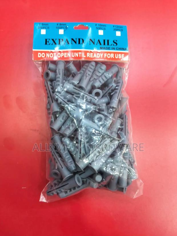 8mm Wall Plug - main view