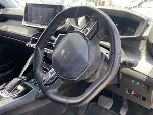 Peugeot 2008 2019 Orange