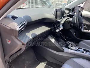 Peugeot 2008 2019 Orange