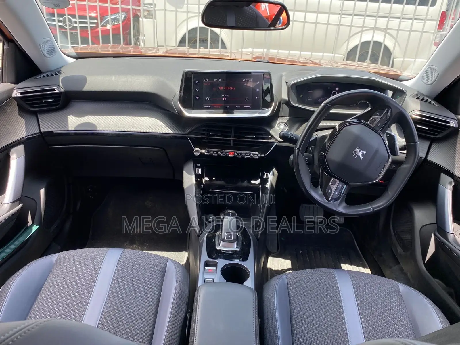 Peugeot 2008 2019 Orange