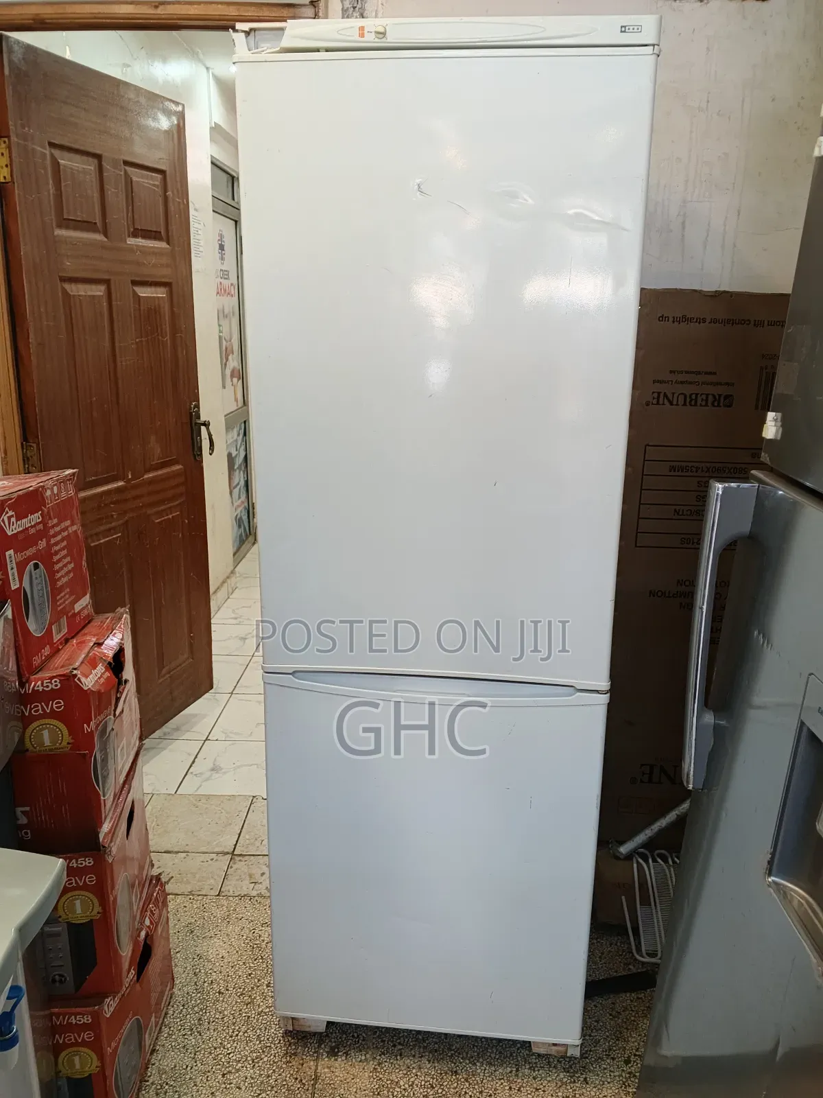 (White) Exuk Bottom Freezer