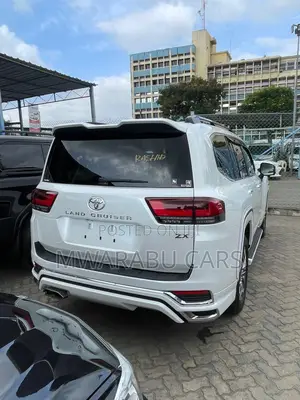 Toyota Land Cruiser LC300 2023 Red