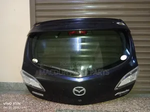 Mazda Axella Tailgate / Boot