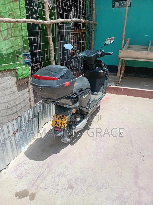 Motorcycle 2025 Black - main view