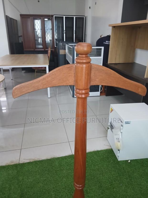 Multipurpose Top Finial Elegant Office Coat Hanger - thumbnail 2