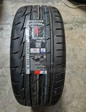 225/45r17 Bridgestone Tyre
