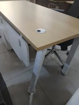 1.4m Light Oak Arctic White Desk