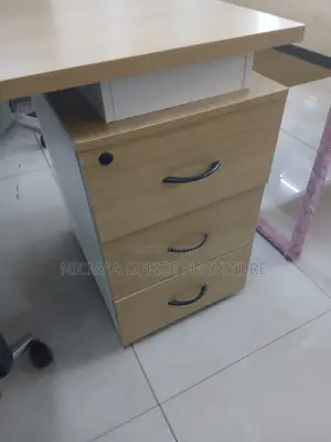 1.4m Light Oak Arctic White Desk