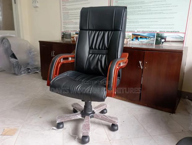 Executive High-Back Leather Office Chair With Wooden Armrests