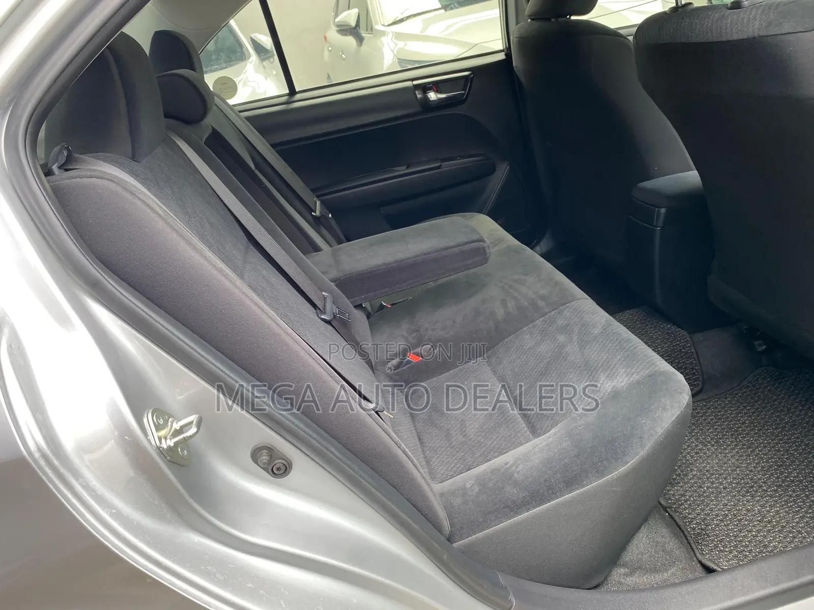 Toyota Axio 2018 Silver