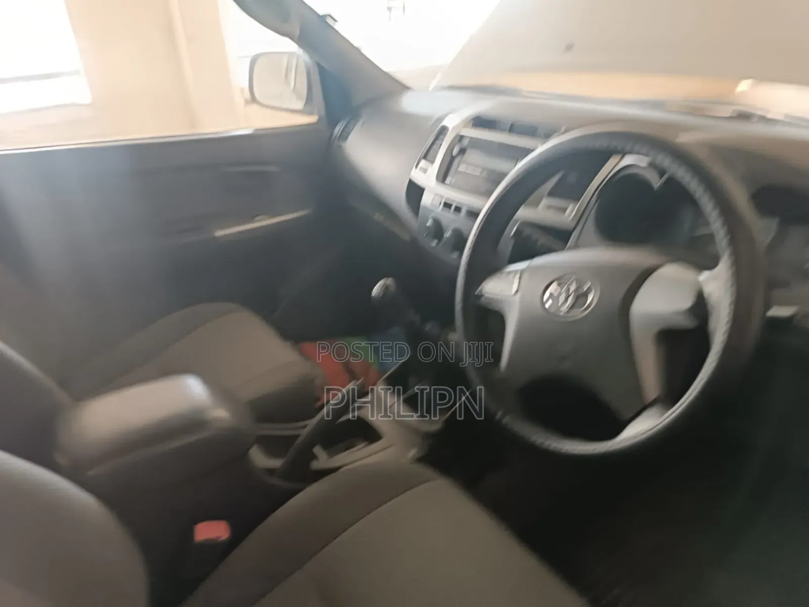 Toyota Hilux 2011 Silver