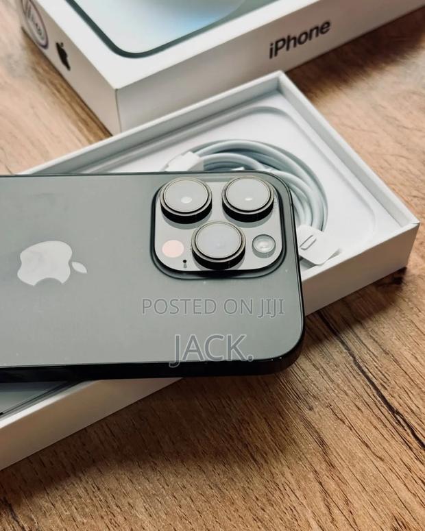 New Apple iPhone 16 Pro Max 1 TB Black - thumbnail 3