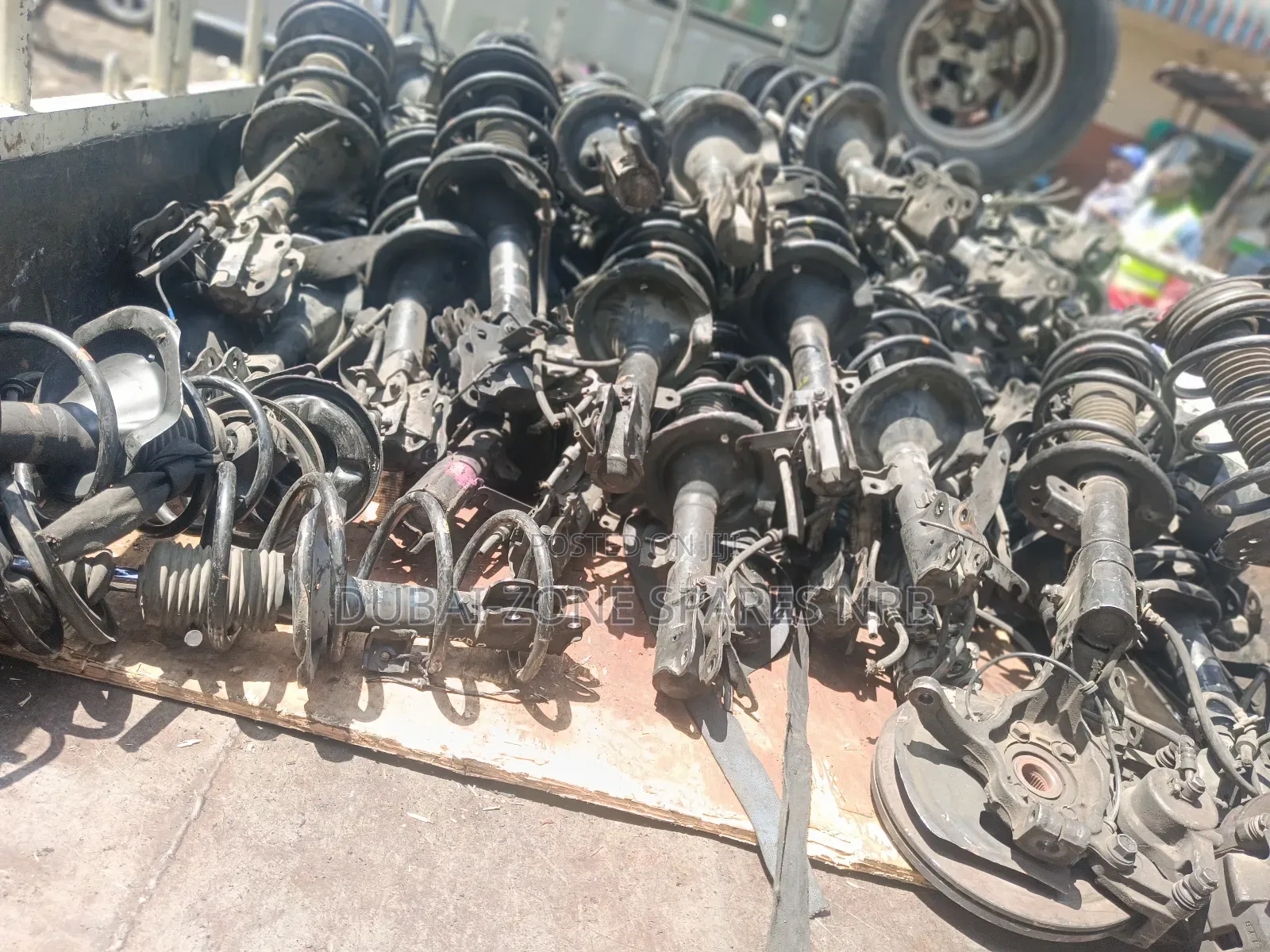 Shocks Complete Outlander, Galant Frontis,Airtrek, Rvr.
