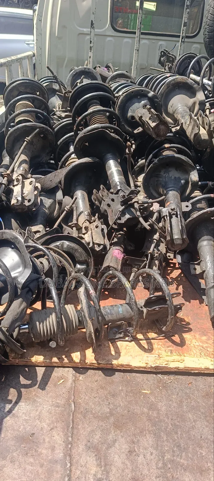 Shocks Complete Outlander, Galant Frontis,Airtrek, Rvr.