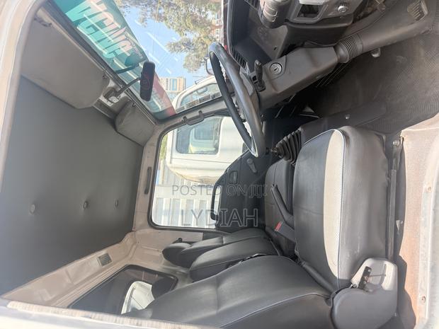 Isuzu NPR 2016 - thumbnail 5