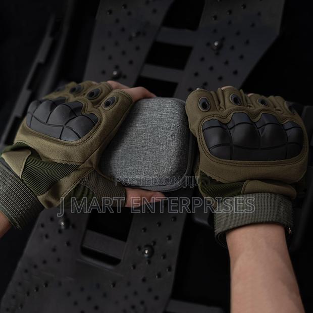 Tactical Fingerless Gloves - thumbnail 3