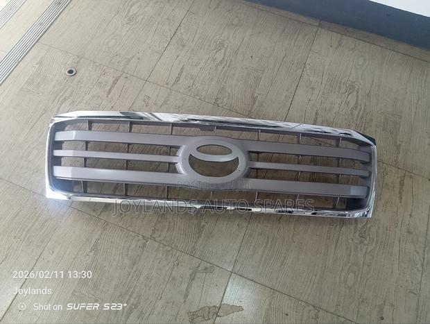 Landcruiser Lc100 Series Grille(Chrome) - main view
