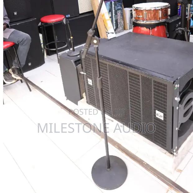 Pro Microphone Stand - main view