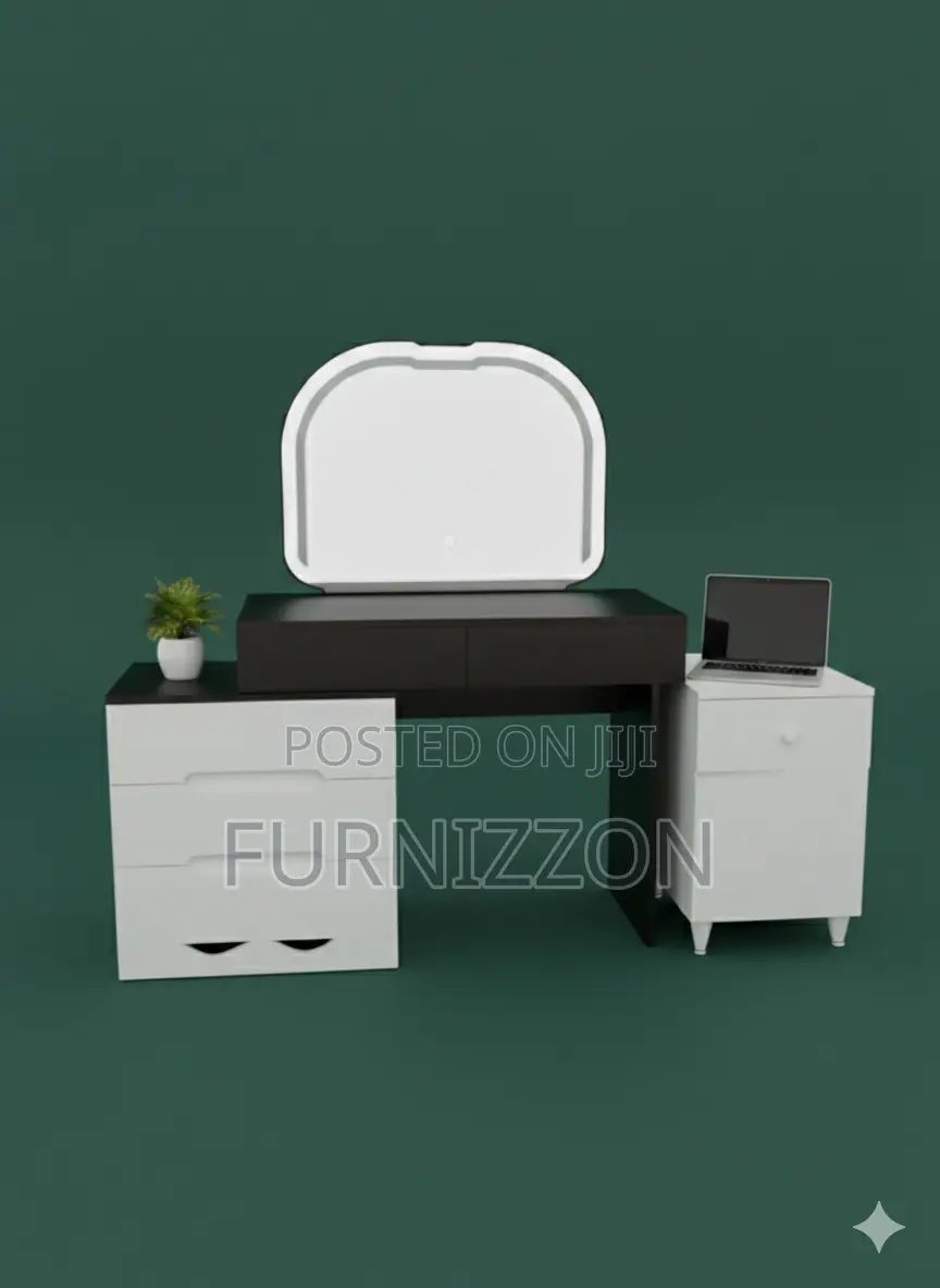 Quality Dressing Table With Mirror and Drawers