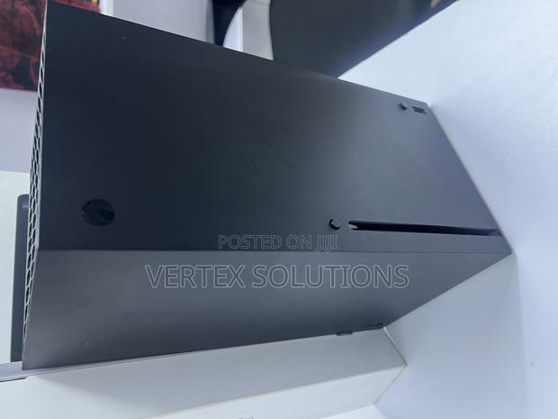 X Box Series X - main view