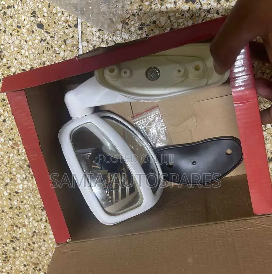Universal Bonnet Mirror