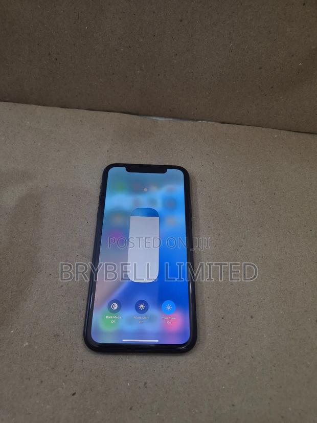 Apple XR 64 GB Black - thumbnail 5