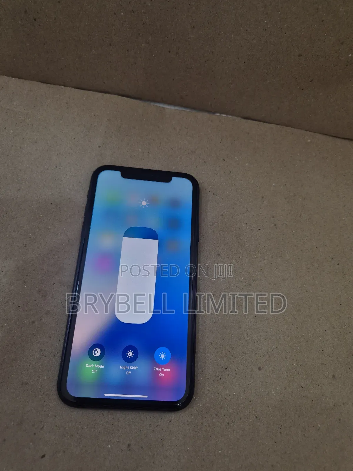 Apple XR 64 GB Black