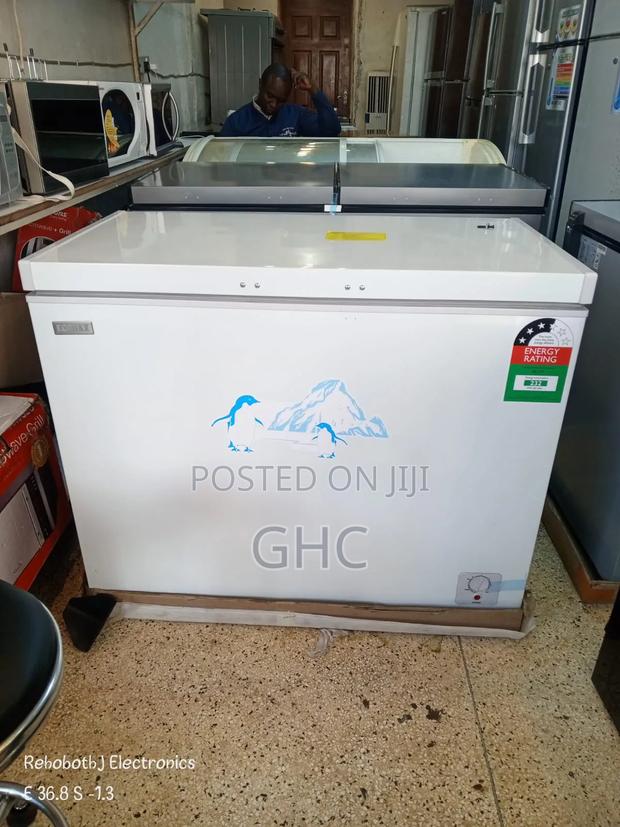 (White ) Chest Freezer 220l - main view