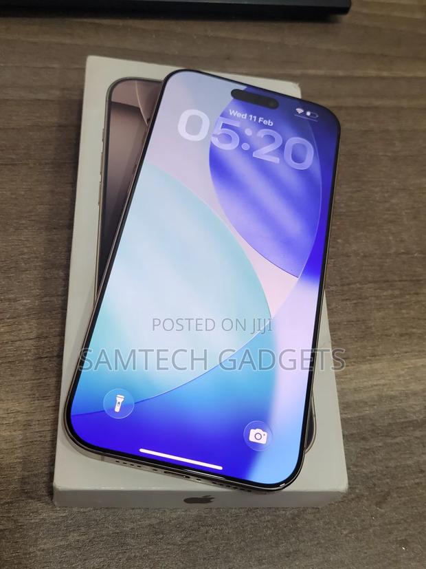 Apple iPhone 16 Pro Max 1 TB Gold - thumbnail 3