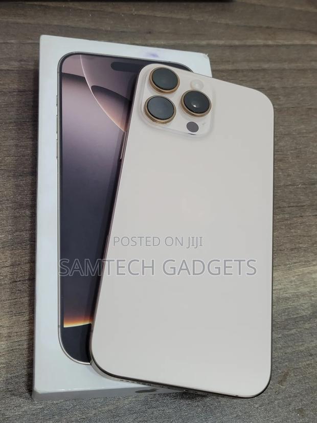 Apple iPhone 16 Pro Max 1 TB Gold - main view