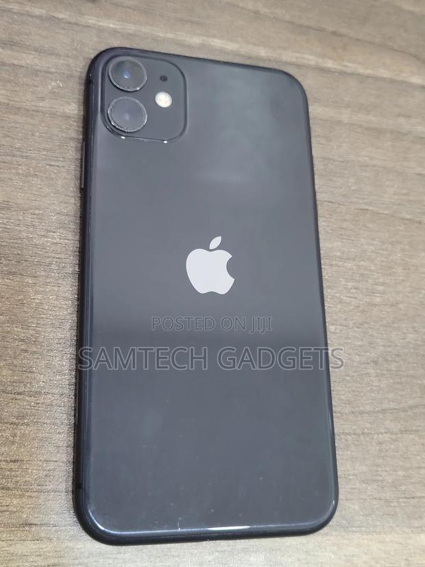 Apple iPhone 11 64 GB Black - main view