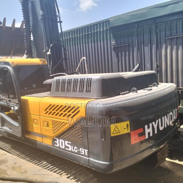 Hyundai 305lc-9t 30on Excavator - thumbnail 2