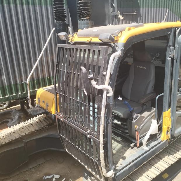 Hyundai 305lc-9t 30on Excavator - thumbnail 5