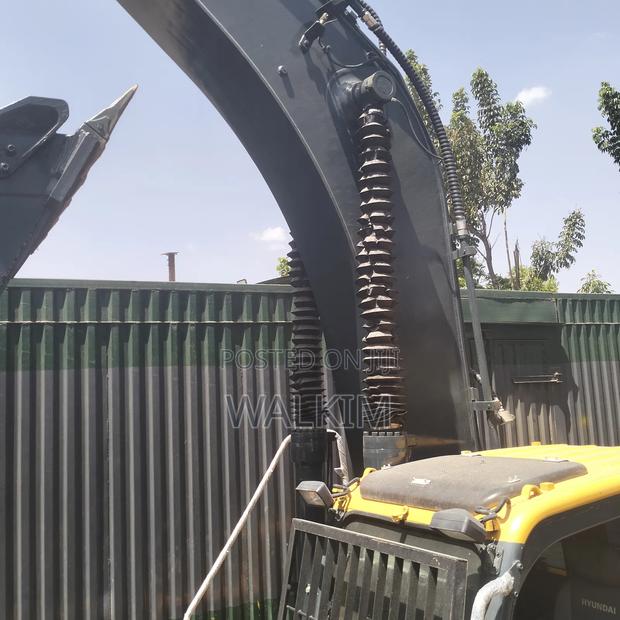 Hyundai 305lc-9t 30on Excavator - thumbnail 8