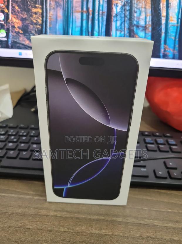 New Apple iPhone 16 Pro Max 256 GB Black - main view