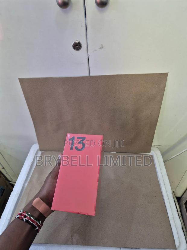 New OnePlus 13 512 GB White - main view