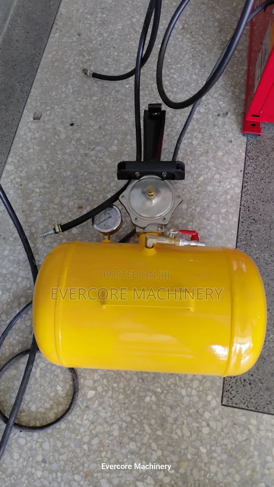 Commercial Fully Pneumatic Tyre Blaster Machine.