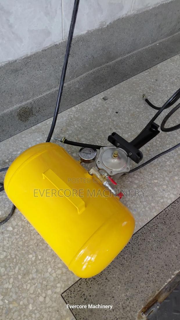 Commercial Fully Pneumatic Tyre Blaster Machine. - thumbnail 3