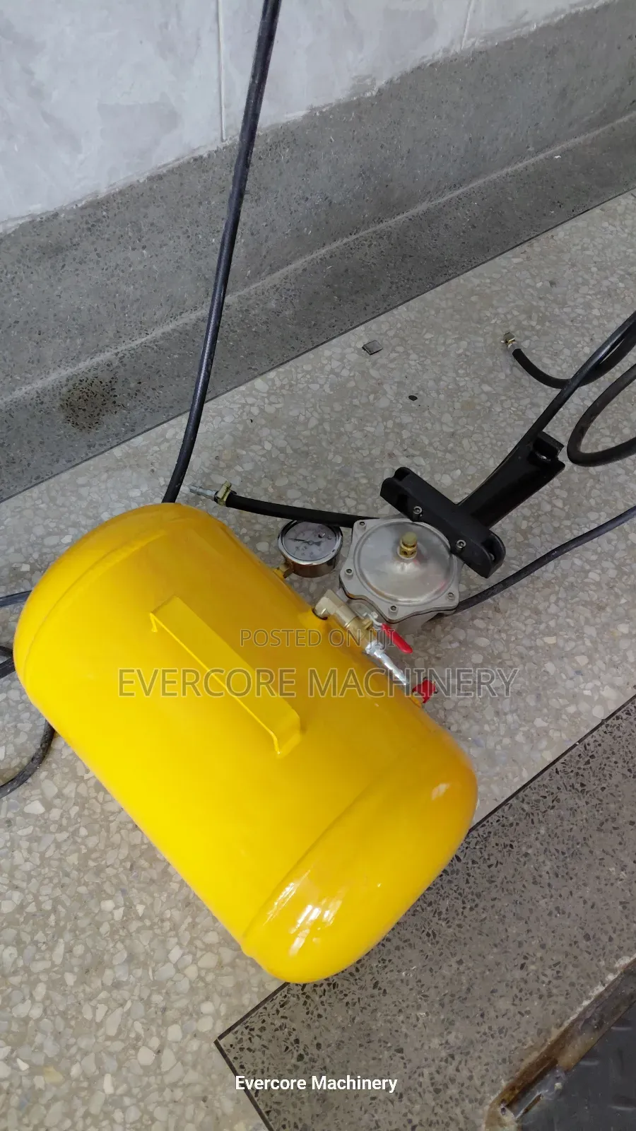 Commercial Fully Pneumatic Tyre Blaster Machine.