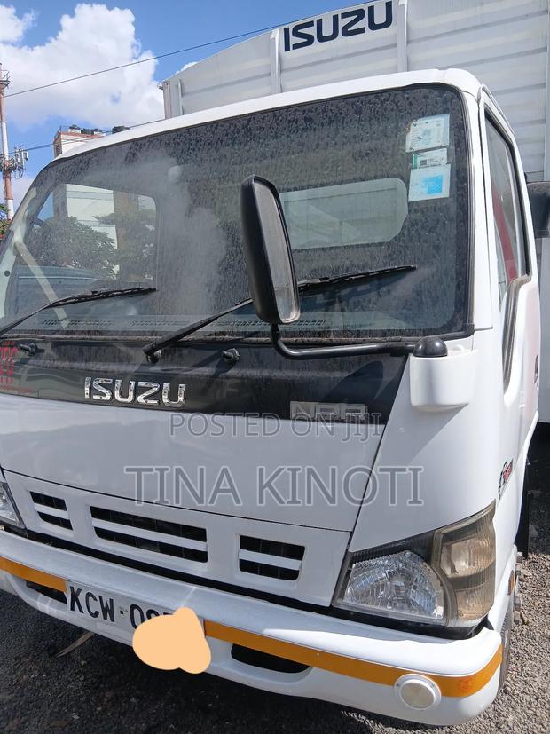 Isuzu NPR Lorry - thumbnail 2
